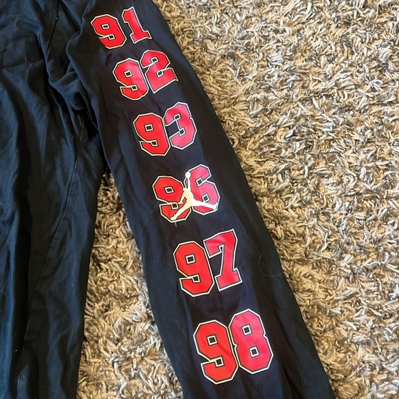 Air Jordan long sleeve “NBA champion years” graphic printed shirt size large - Picture 4 of 8